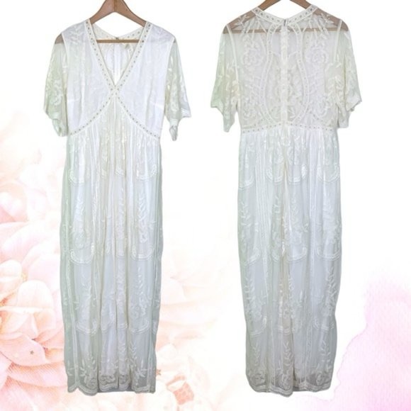 Pinkblush White Lace Maternity Maxi Dress - Picture 7 of 9